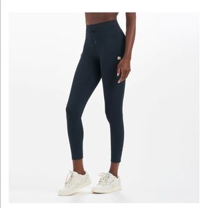Vuori Daily Legging in Ink Drawstring Waistband